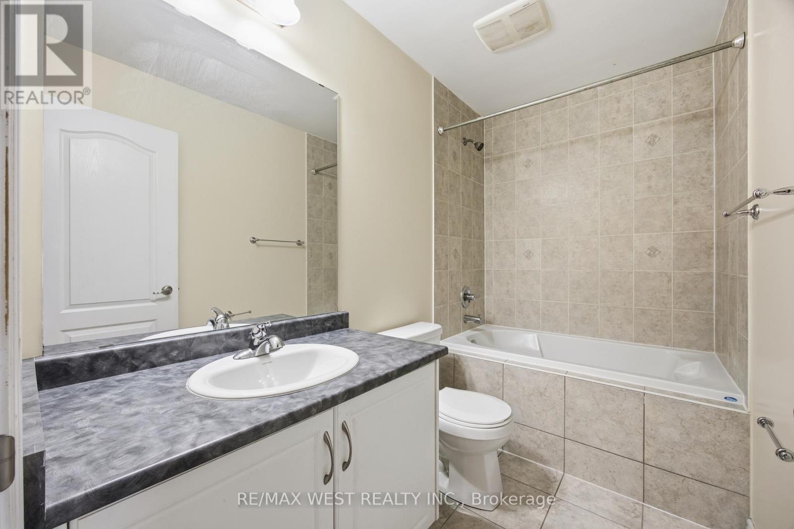 90 Sky Harbour Drive, Brampton, Ontario  L6Y 0V3 - Photo 28 - W12493810