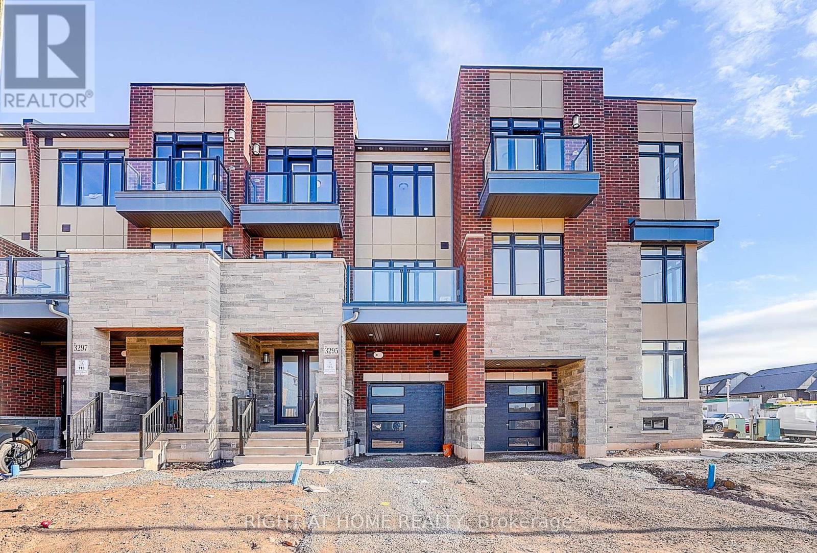 3295 TAHA GARDENS, Oakville, Ontario