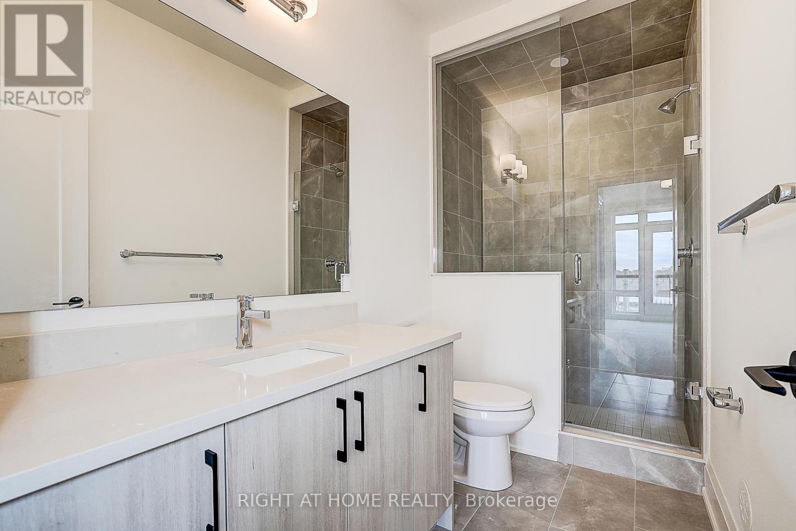 3295 Taha Gardens, Oakville, Ontario  L6M 5R9 - Photo 12 - W12493812