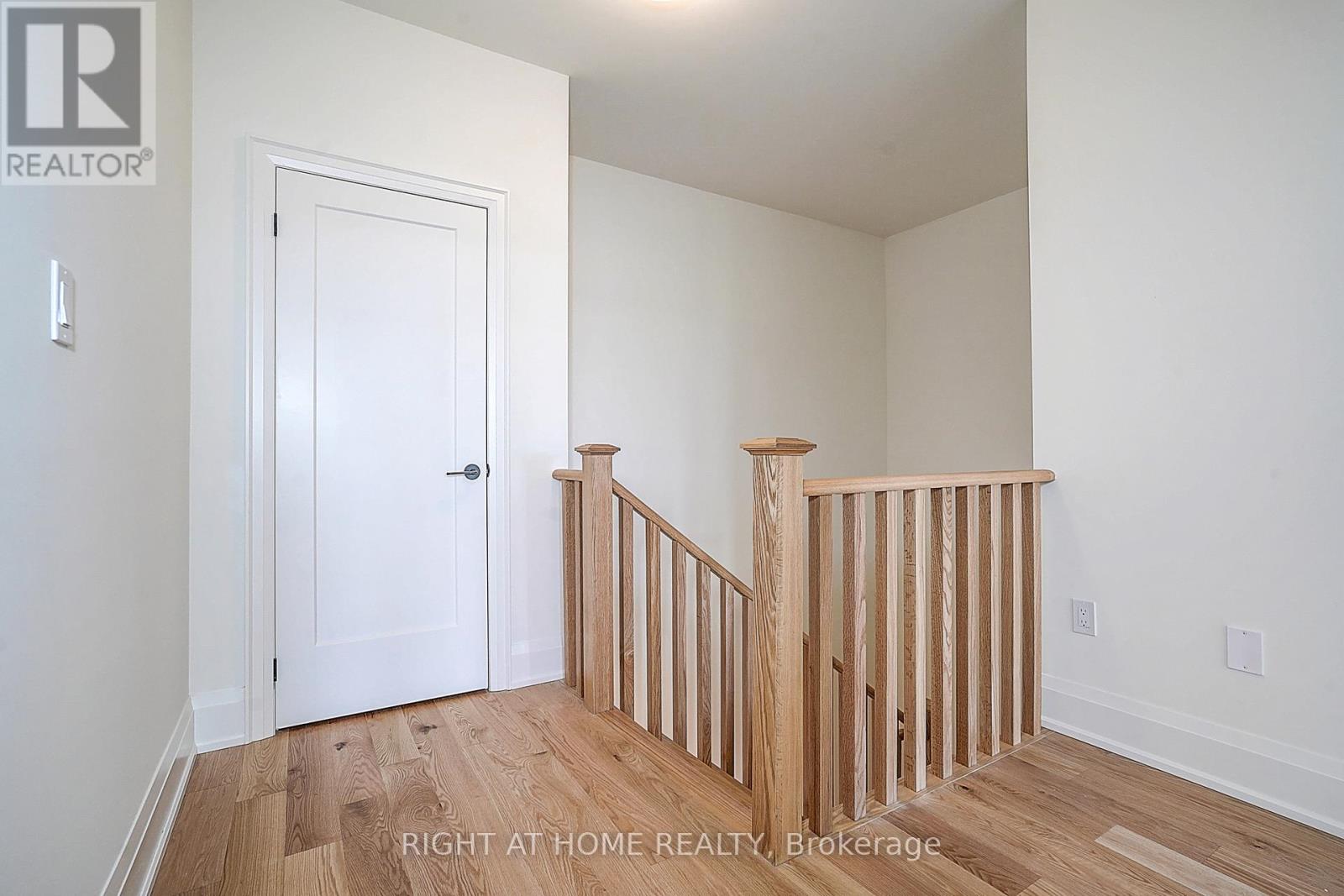 3295 Taha Gardens, Oakville, Ontario  L6M 5R9 - Photo 9 - W12493812