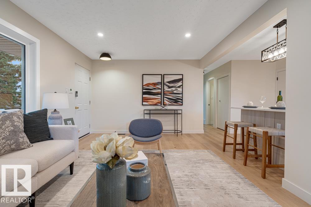 15022 86 Av Nw, Edmonton, Alberta  T5R 4C1 - Photo 5 - E4464110