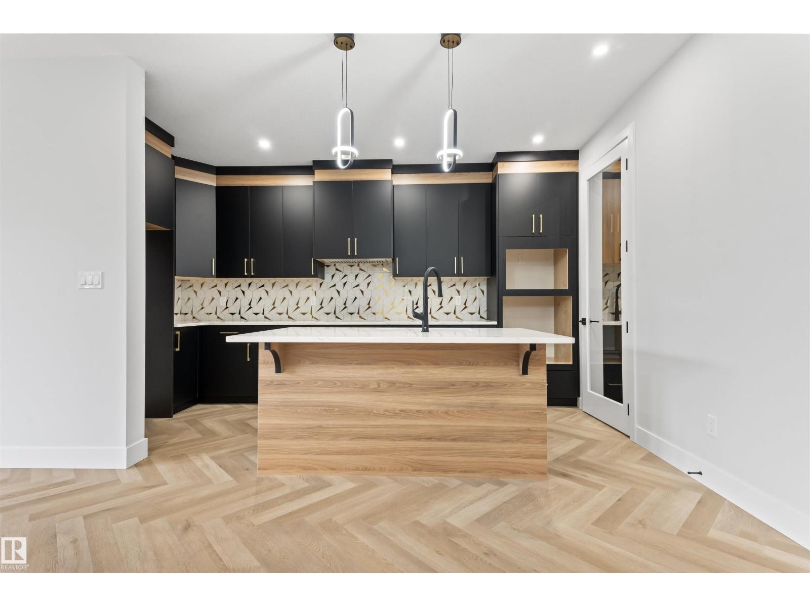 340 Roberts Wd, Leduc, Alberta  T9E 1P8 - Photo 10 - E4464114