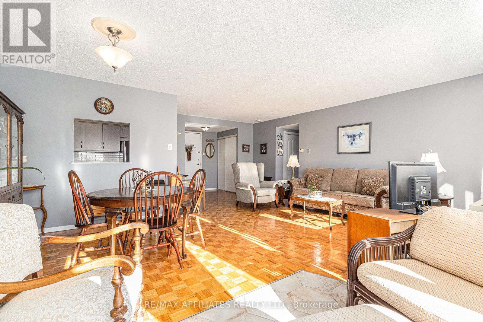 407 - 2760 Carousel Crescent, Ottawa, Ontario  K1T 2N4 - Photo 12 - X12493852