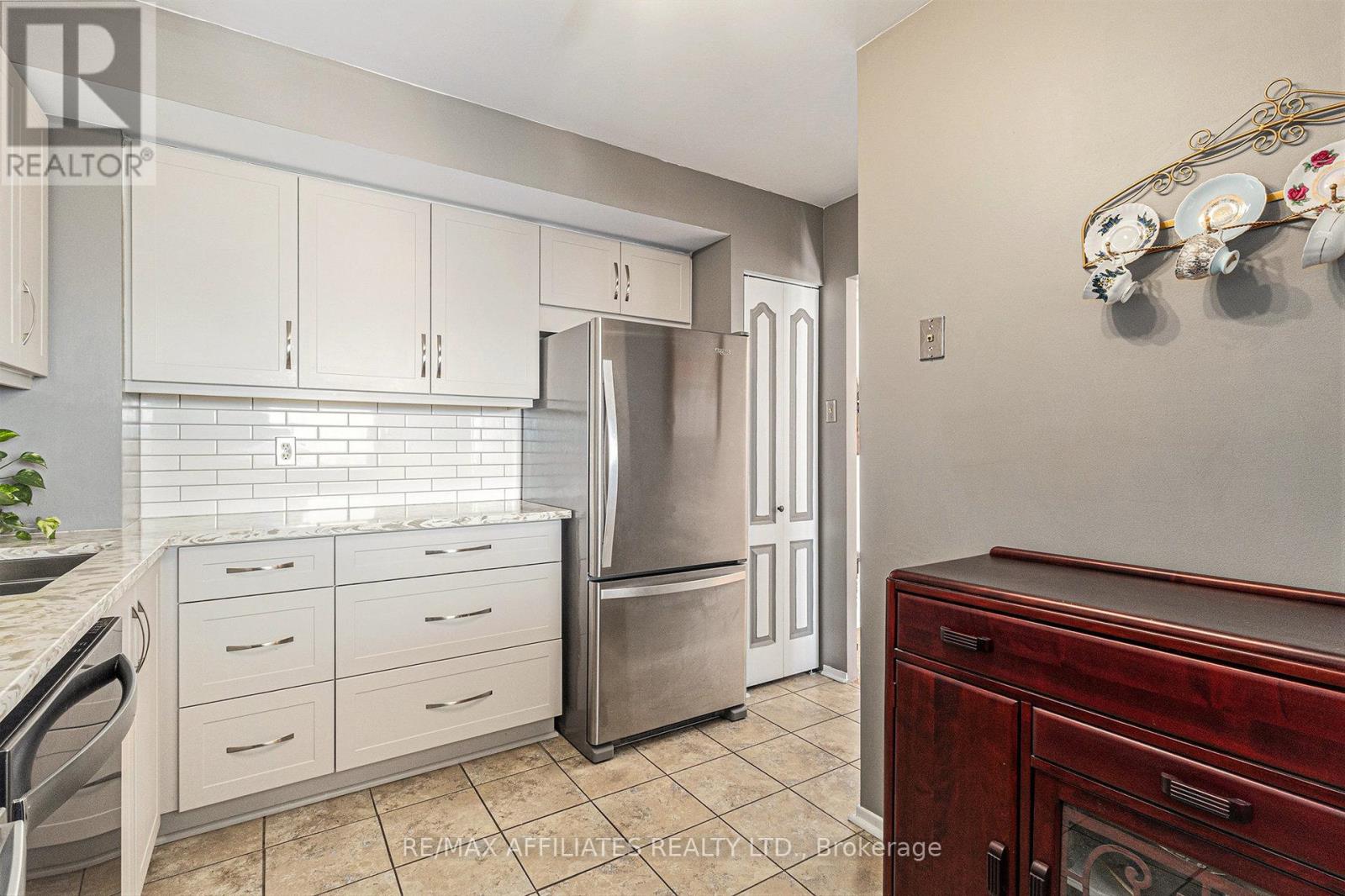 407 - 2760 Carousel Crescent, Ottawa, Ontario  K1T 2N4 - Photo 21 - X12493852