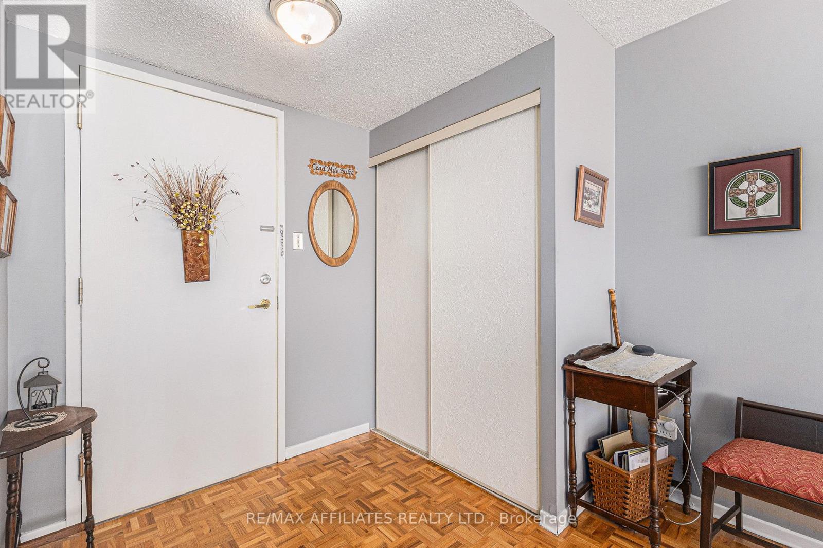 407 - 2760 Carousel Crescent, Ottawa, Ontario  K1T 2N4 - Photo 7 - X12493852