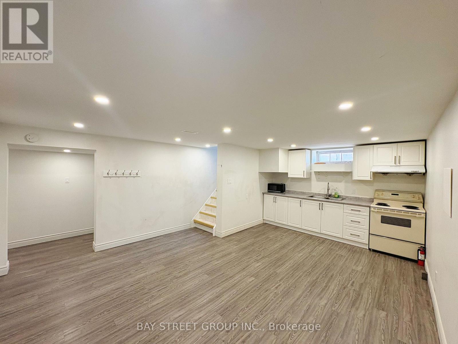 58 Broderick Avenue, Thorold, Ontario  L2V 2J1 - Photo 10 - X12493908