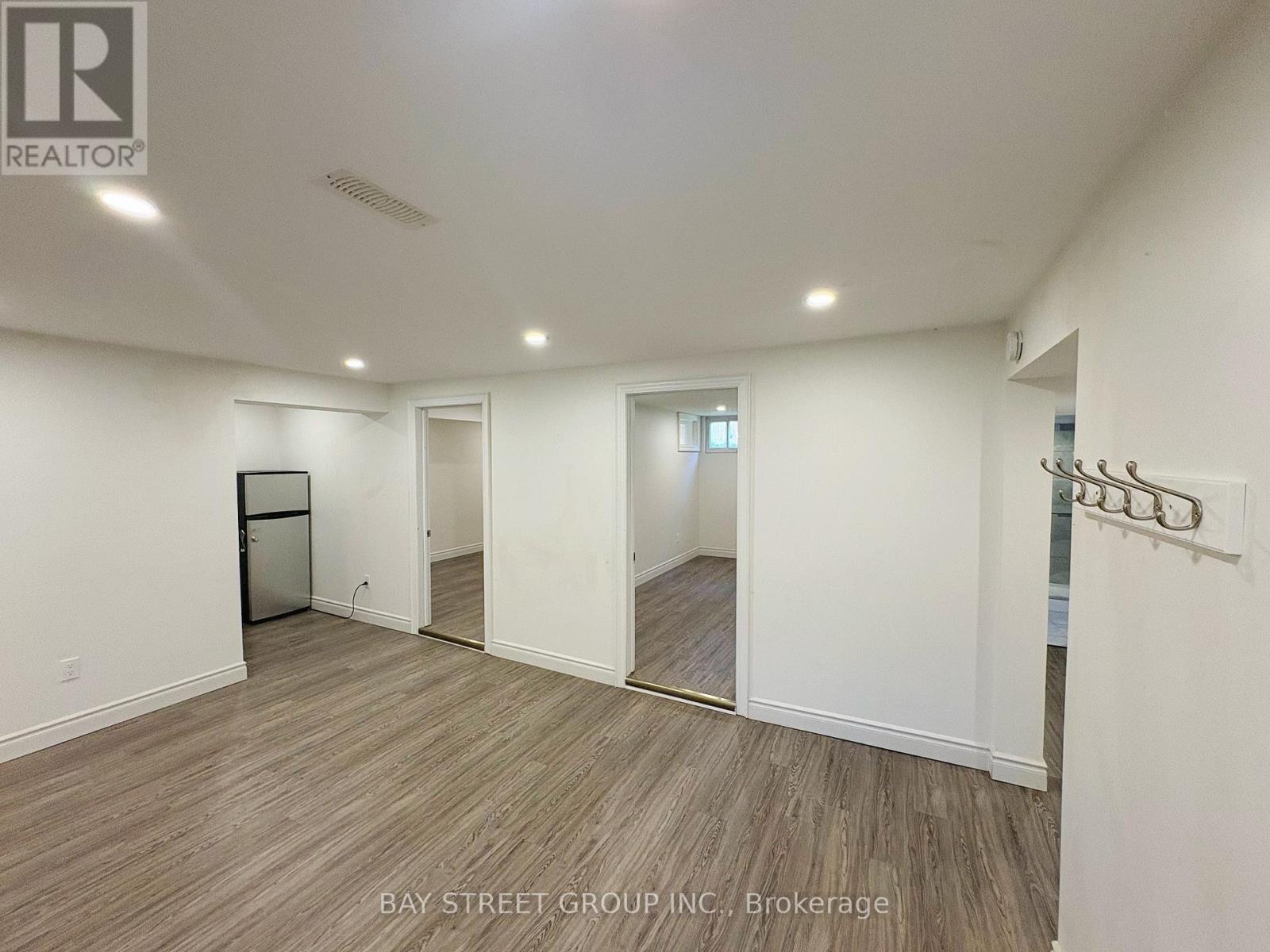 58 Broderick Avenue, Thorold, Ontario  L2V 2J1 - Photo 11 - X12493908