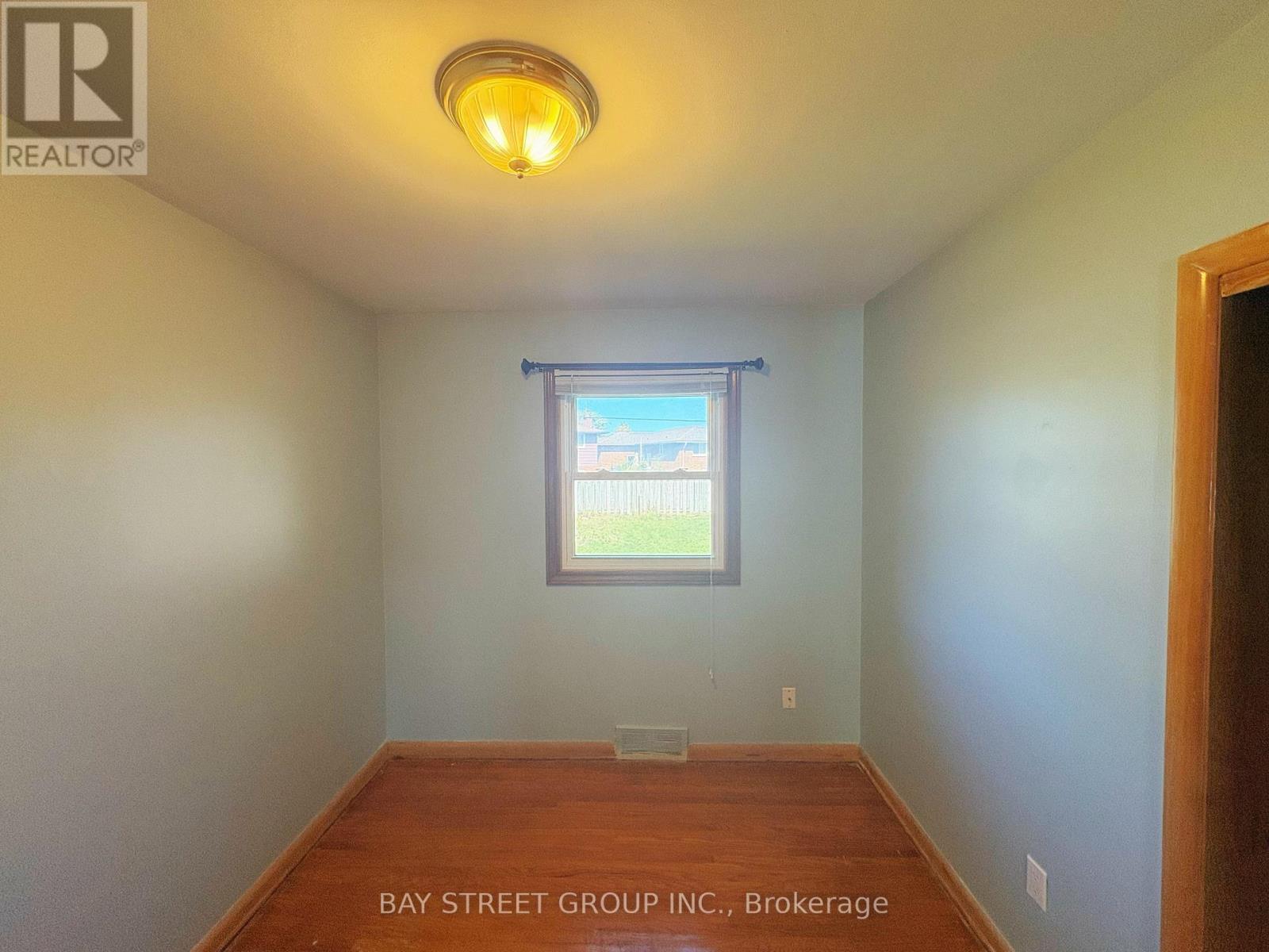 58 Broderick Avenue, Thorold, Ontario  L2V 2J1 - Photo 7 - X12493908