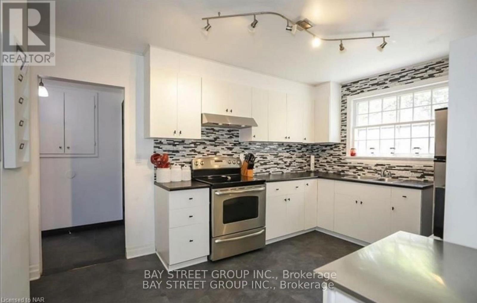 6565 Stamford Green Drive, Niagara Falls, Ontario  L2J 1T9 - Photo 11 - X12493806