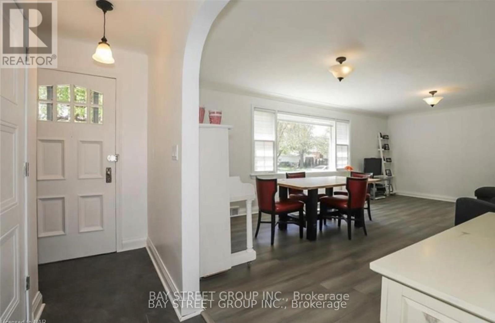 6565 Stamford Green Drive, Niagara Falls, Ontario  L2J 1T9 - Photo 5 - X12493806