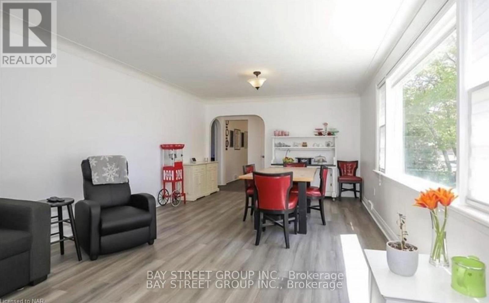 6565 Stamford Green Drive, Niagara Falls, Ontario  L2J 1T9 - Photo 8 - X12493806