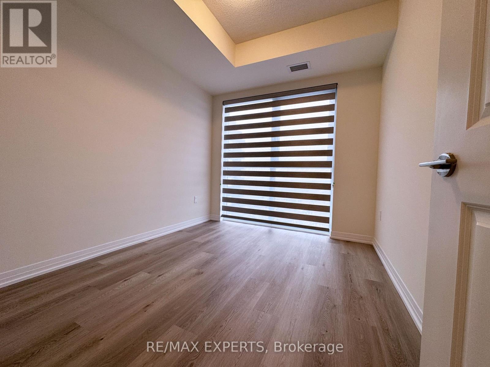 2701 - 15 Watergarden Drive, Mississauga, Ontario L5R 0H4 - Photo 8 - W12465017