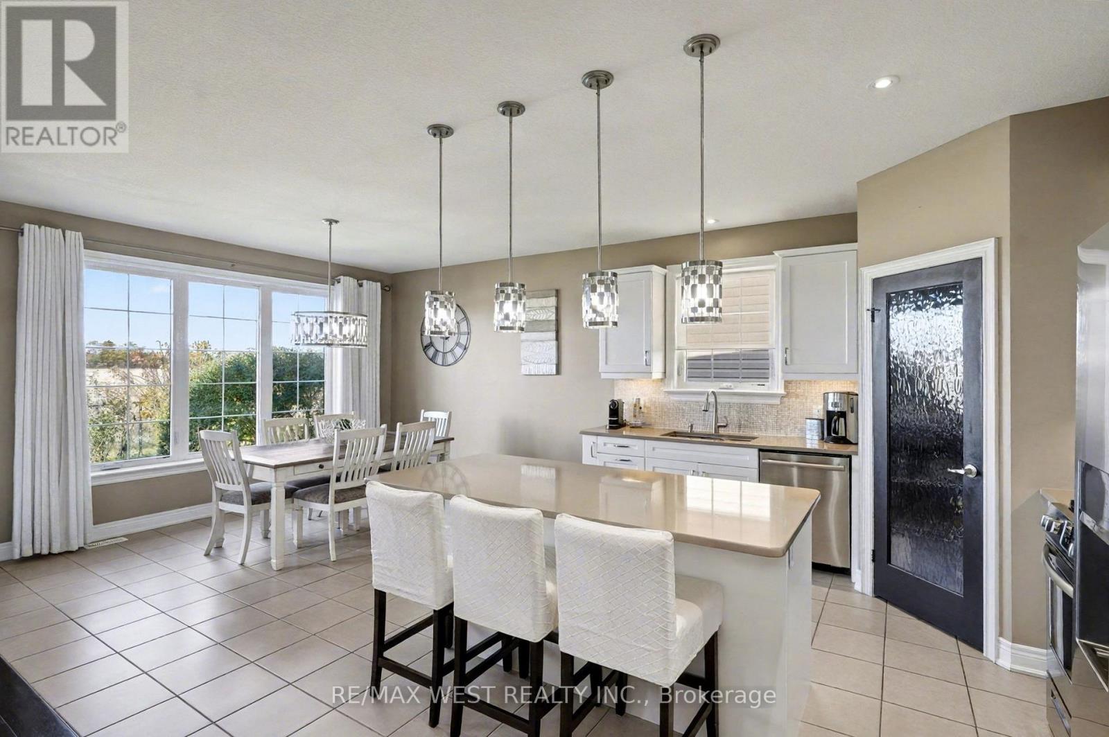 58 Forestview Court, West Lincoln, Ontario  L0R 2A0 - Photo 4 - X12492242