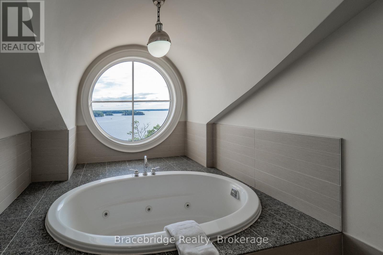 1869 Muskoka Rd 118 W Highway, Muskoka Lakes, Ontario  P1L 1W9 - Photo 6 - X12493890