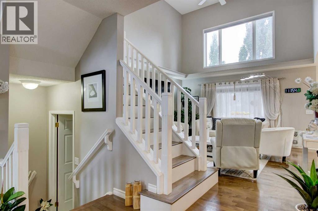 1121 Sierra Morena Court Sw, Calgary, Alberta  T3H 3N1 - Photo 4 - A2262194