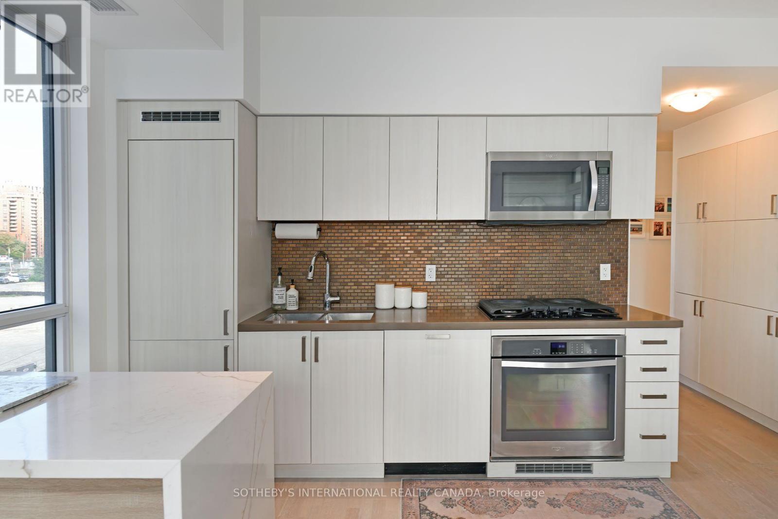 326 - 501 St Clair Avenue W, Toronto, Ontario  M5P 0A2 - Photo 7 - C12493868