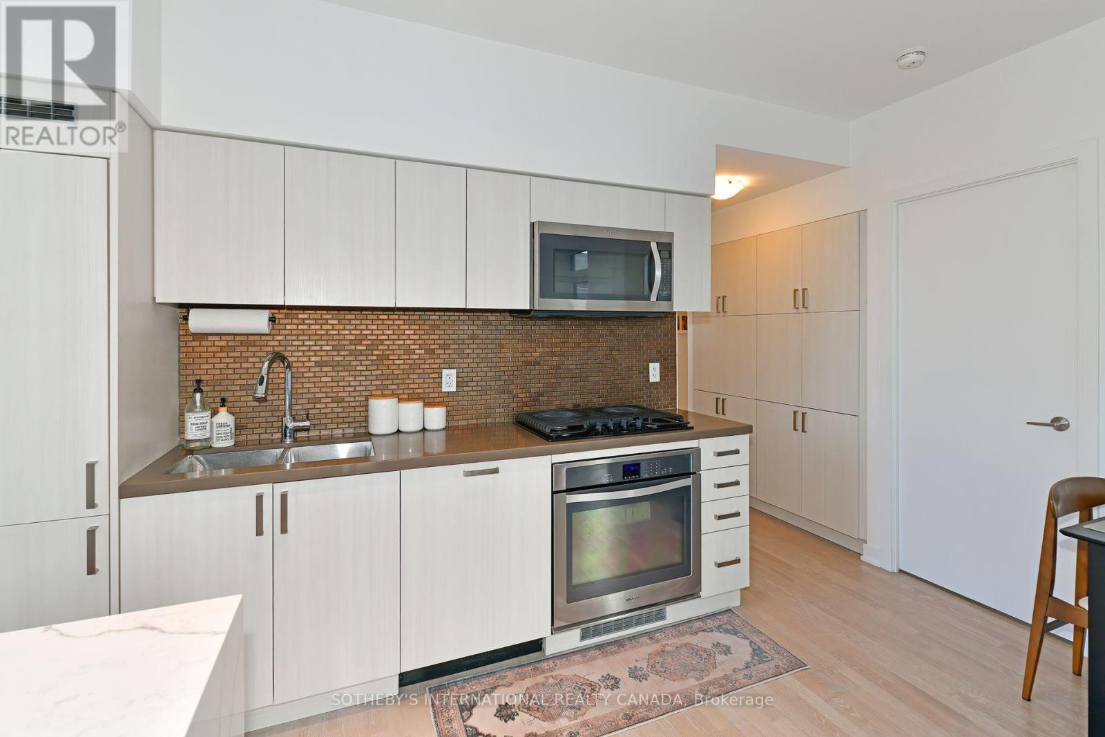 326 - 501 St Clair Avenue W, Toronto, Ontario  M5P 0A2 - Photo 8 - C12493868