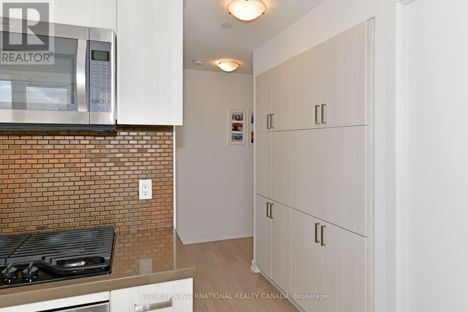 326 - 501 St Clair Avenue W, Toronto, Ontario  M5P 0A2 - Photo 9 - C12493868