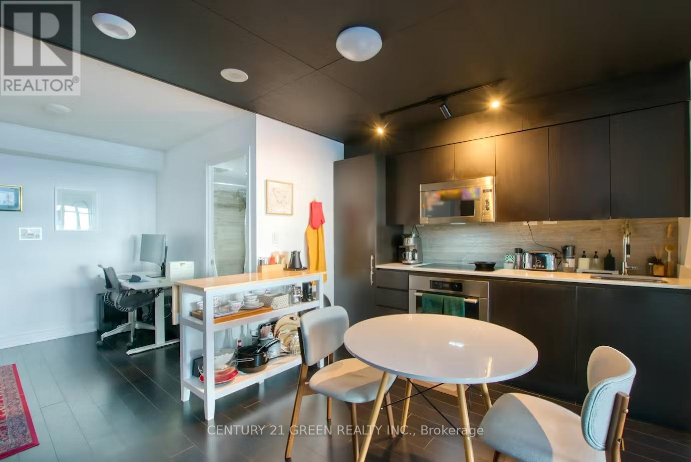 2308 - 15 Iceboat Terrace, Toronto, Ontario  M5V 4A5 - Photo 3 - C12493888