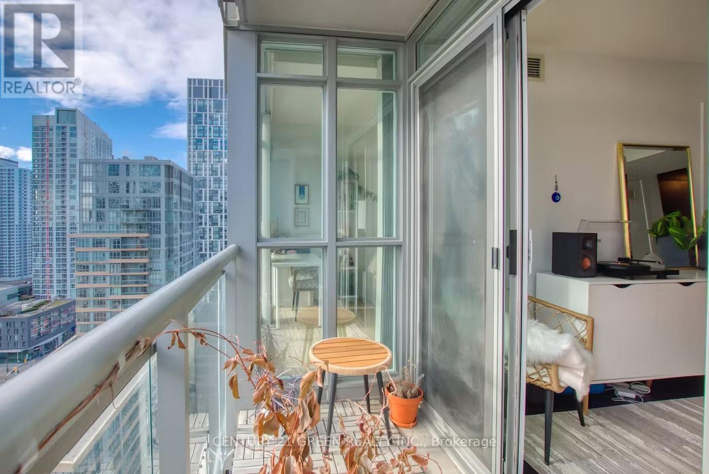 2308 - 15 Iceboat Terrace, Toronto, Ontario  M5V 4A5 - Photo 9 - C12493888