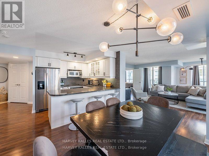 1309 - 140 Simcoe Street, Toronto, Ontario  M5H 4E9 - Photo 10 - C12493944