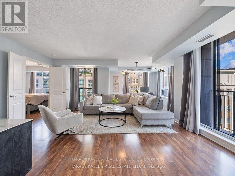 1309 - 140 Simcoe Street, Toronto, Ontario  M5H 4E9 - Photo 11 - C12493944