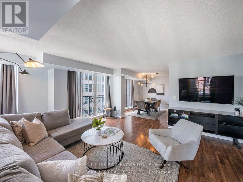 1309 - 140 Simcoe Street, Toronto, Ontario  M5H 4E9 - Photo 13 - C12493944