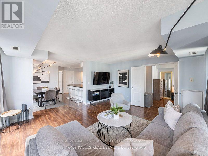 1309 - 140 Simcoe Street, Toronto, Ontario  M5H 4E9 - Photo 15 - C12493944