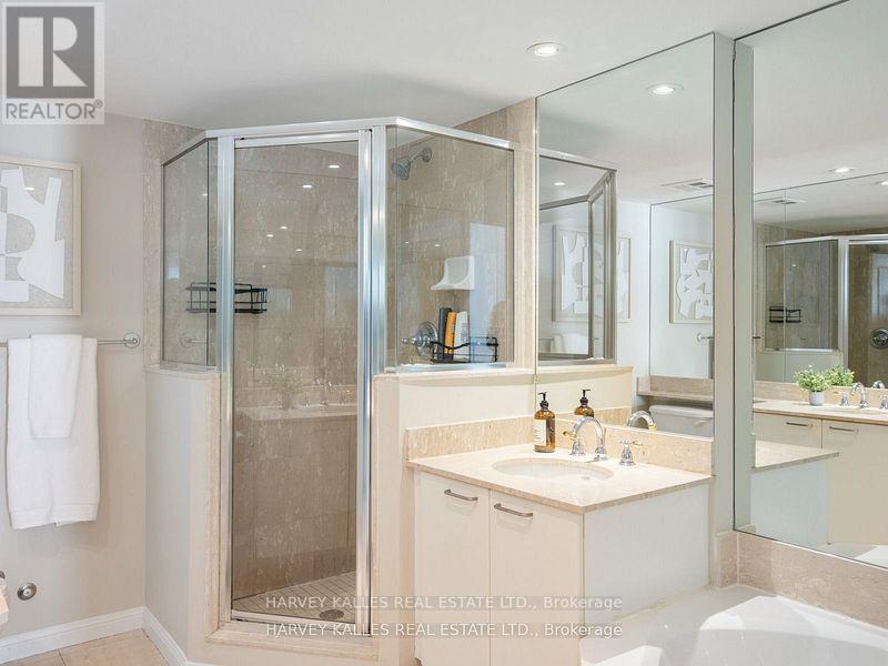 1309 - 140 Simcoe Street, Toronto, Ontario  M5H 4E9 - Photo 19 - C12493944