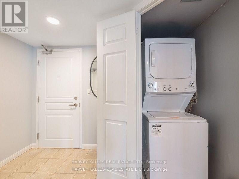 1309 - 140 Simcoe Street, Toronto, Ontario  M5H 4E9 - Photo 20 - C12493944