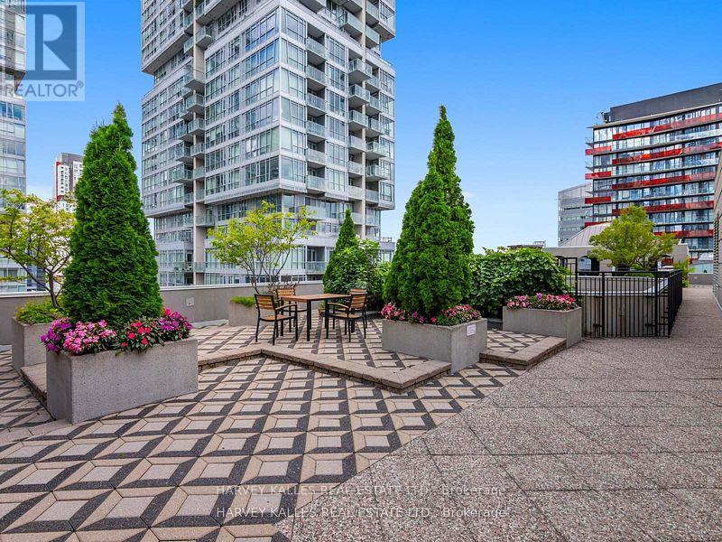 1309 - 140 Simcoe Street, Toronto, Ontario  M5H 4E9 - Photo 22 - C12493944