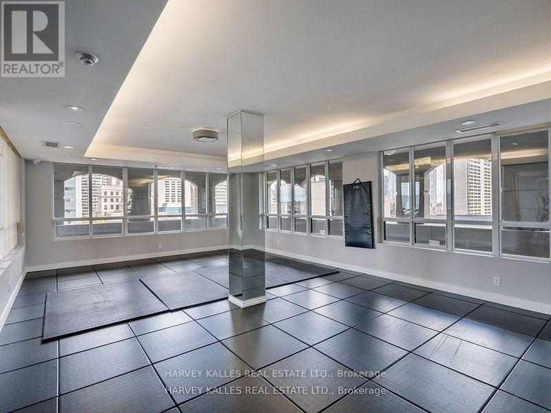 1309 - 140 Simcoe Street, Toronto, Ontario  M5H 4E9 - Photo 25 - C12493944