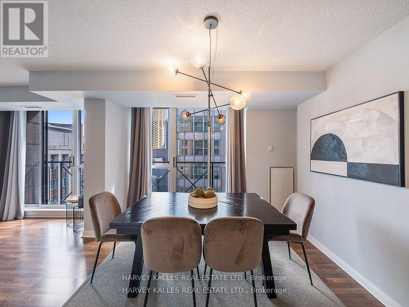 1309 - 140 Simcoe Street, Toronto, Ontario  M5H 4E9 - Photo 5 - C12493944