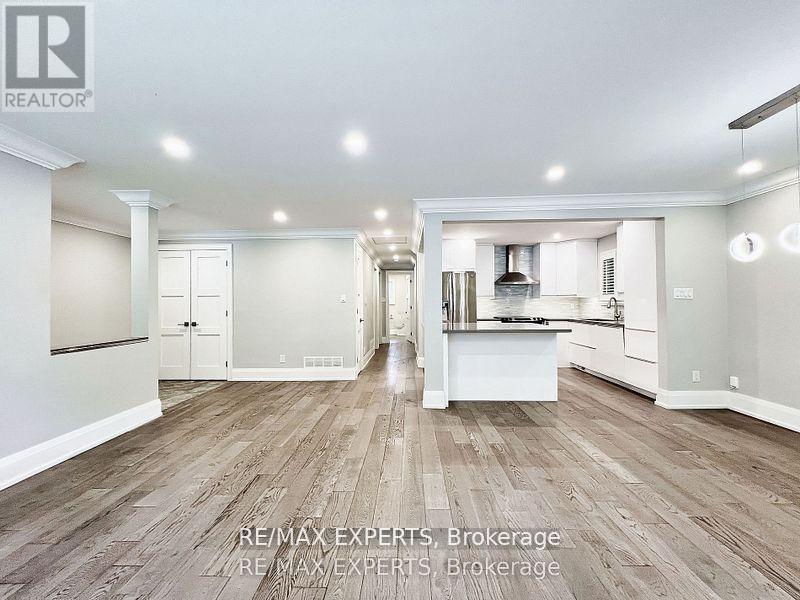 7 Montvale Drive, Toronto, Ontario  M1M 3E5 - Photo 4 - E12493862