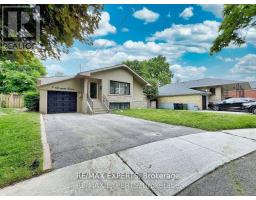 7 MONTVALE DRIVE, Toronto, Ontario