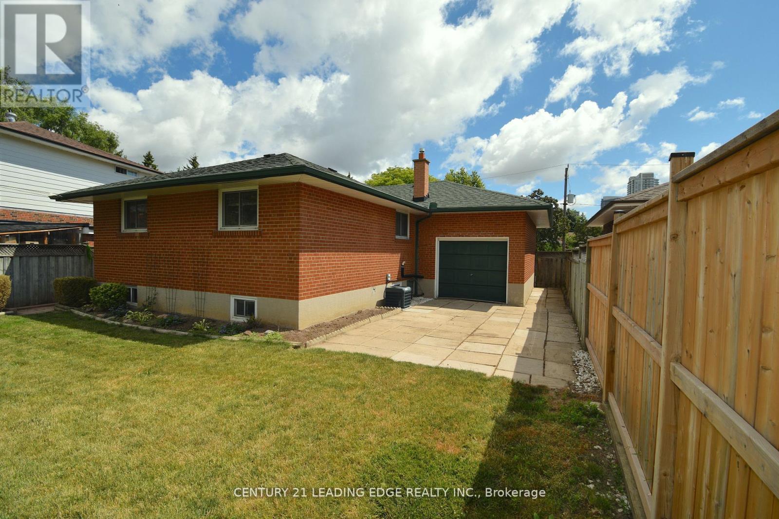 84 Allanford Road, Toronto, Ontario  M1T 2N5 - Photo 7 - E12493866