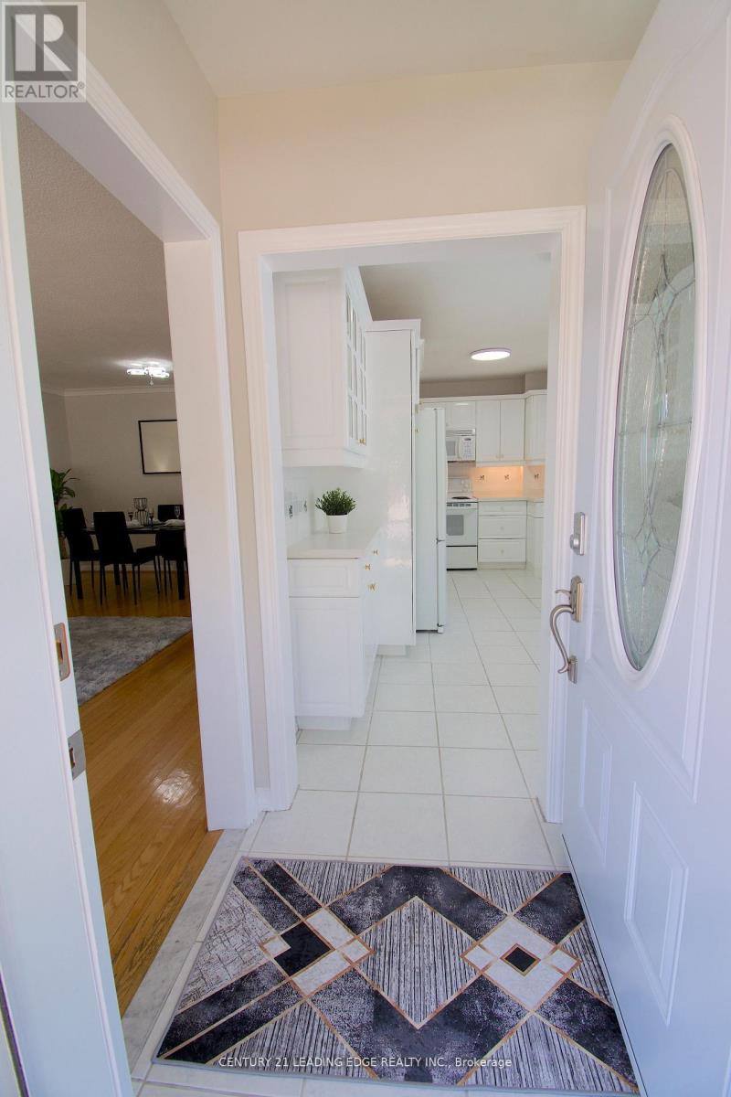 84 Allanford Road, Toronto, Ontario  M1T 2N5 - Photo 8 - E12493866