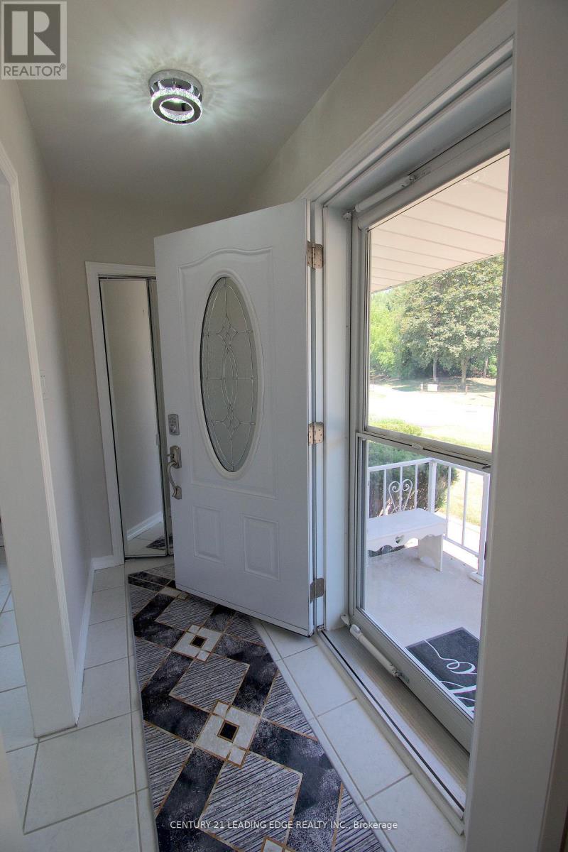 84 Allanford Road, Toronto, Ontario  M1T 2N5 - Photo 9 - E12493866