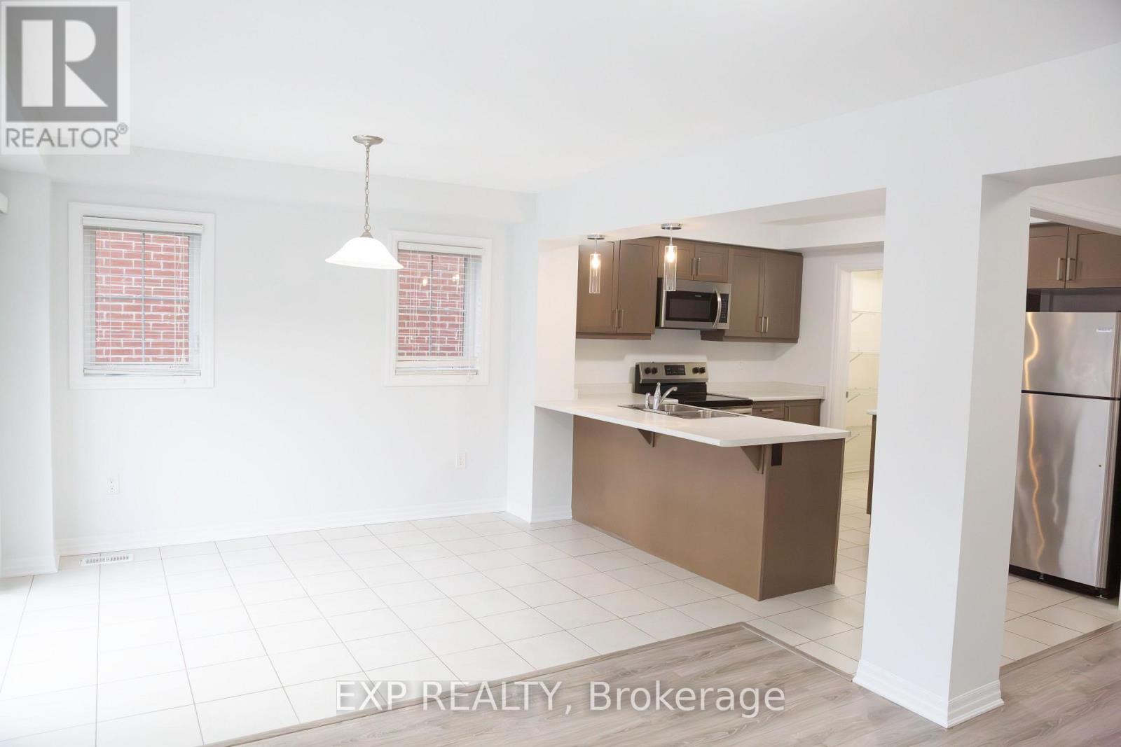 17 - 230 Avonsyde Boulevard, Hamilton, Ontario  L8B 1T9 - Photo 10 - X12477246