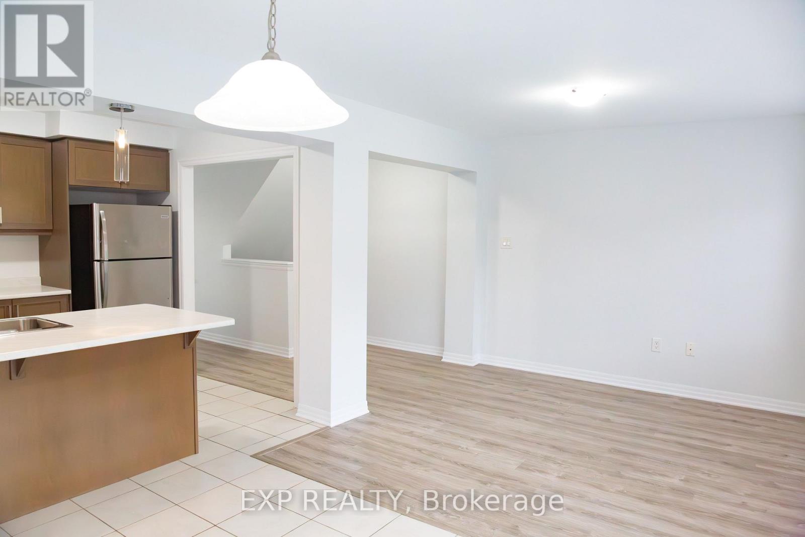 17 - 230 Avonsyde Boulevard, Hamilton, Ontario  L8B 1T9 - Photo 11 - X12477246