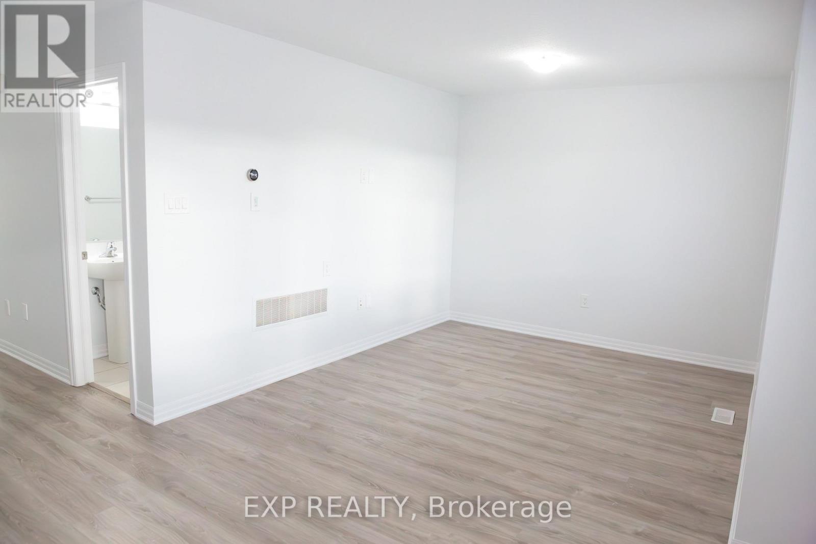 17 - 230 Avonsyde Boulevard, Hamilton, Ontario  L8B 1T9 - Photo 15 - X12477246