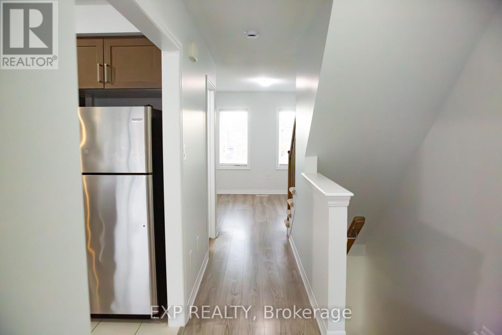 17 - 230 Avonsyde Boulevard, Hamilton, Ontario  L8B 1T9 - Photo 8 - X12477246