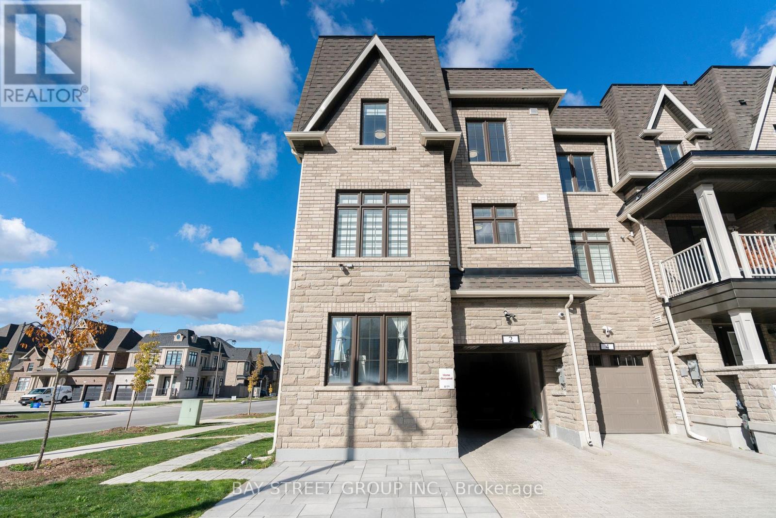 2 William Shearn Crescent, Markham, Ontario  L6C 3J3 - Photo 2 - N12493914