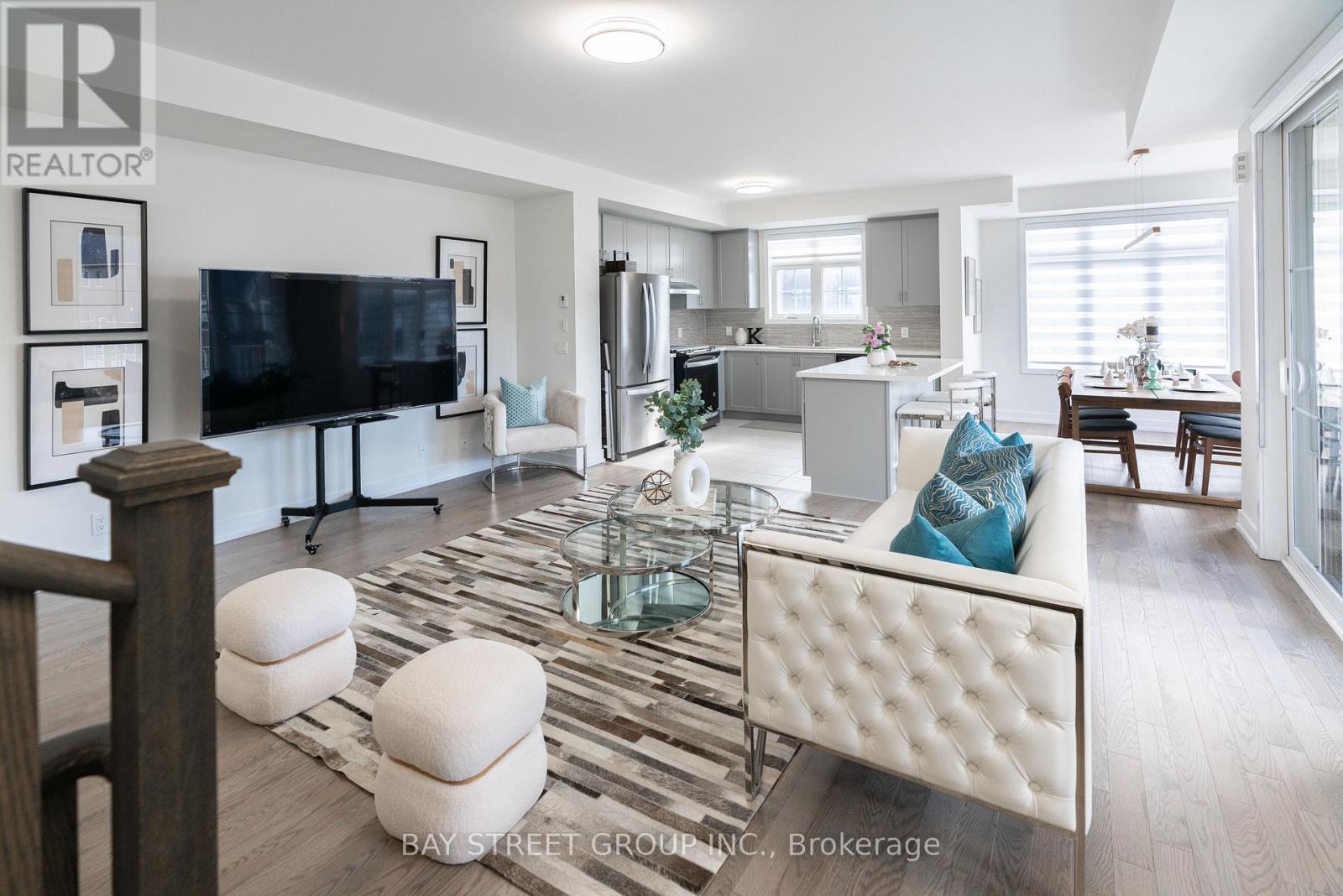 2 William Shearn Crescent, Markham, Ontario  L6C 3J3 - Photo 8 - N12493914