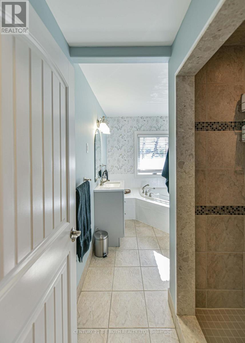 8222 169 County Road, Ramara, Ontario  L0K 2B0 - Photo 33 - S12493882