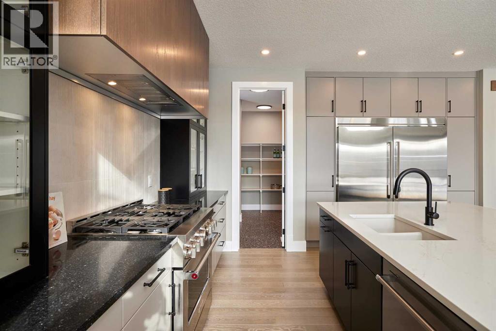 237 Rowmont Drive Nw, Calgary, Alberta  T3L 0L4 - Photo 12 - A2234596