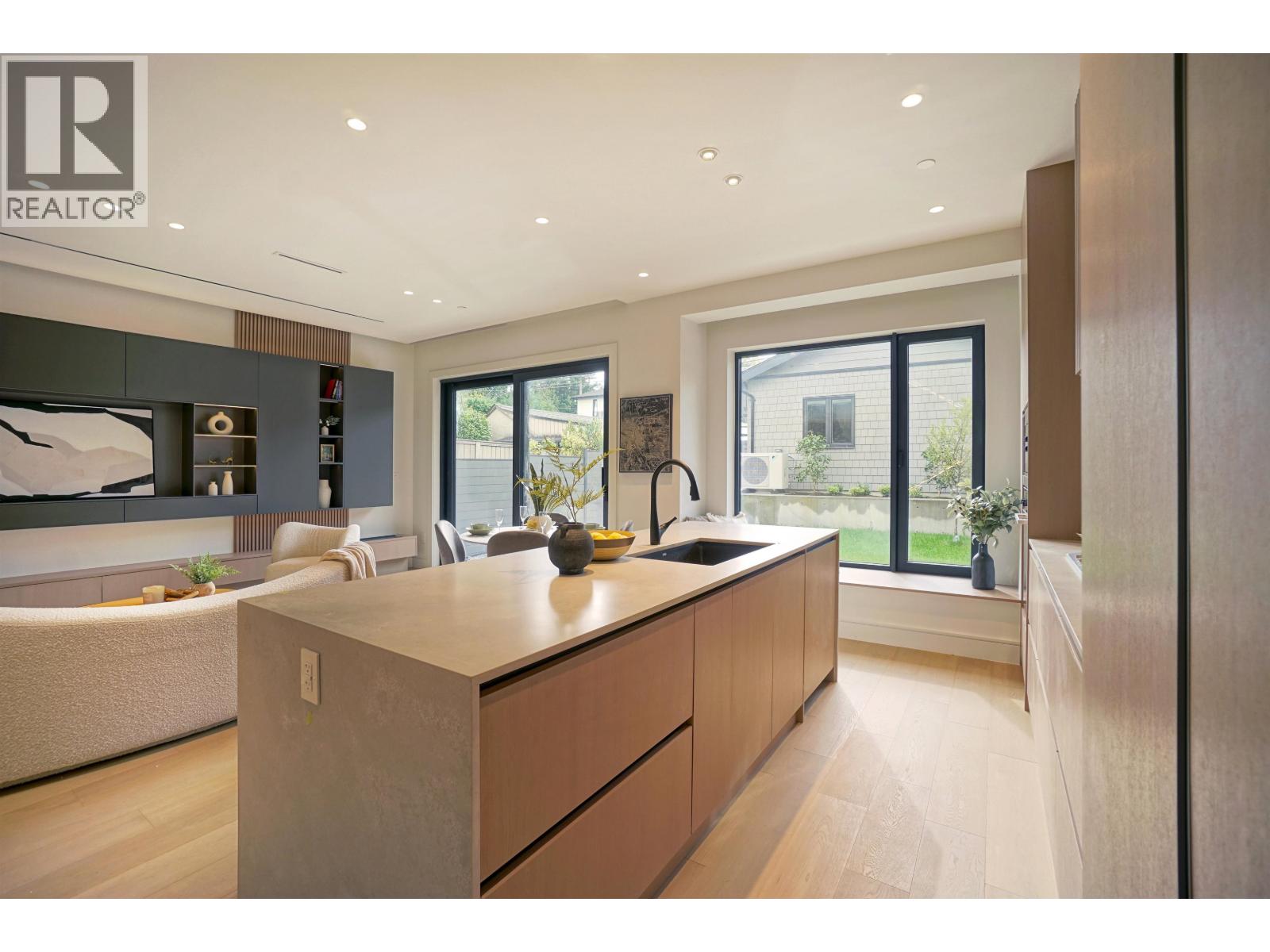 2 3460 W 14th Avenue, Vancouver, British Columbia  V6R 2W1 - Photo 8 - R3056703