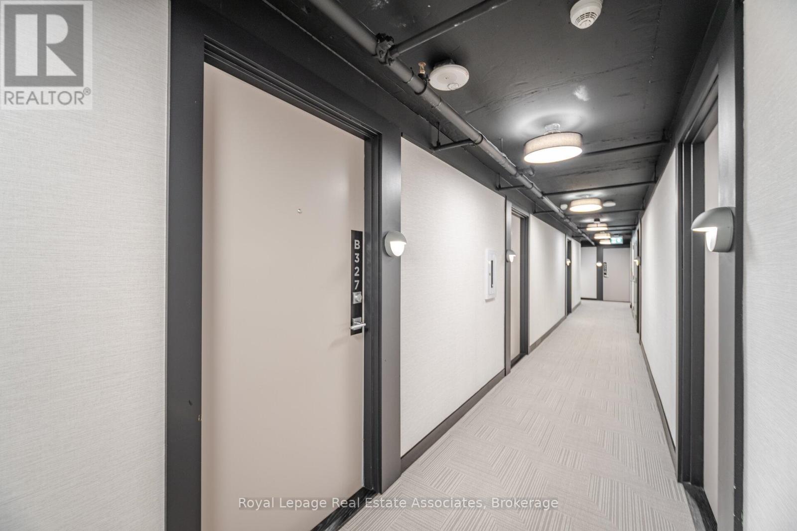 B327 - 1119 Cooke Boulevard, Burlington, Ontario  L7T 0C7 - Photo 5 - W12493856