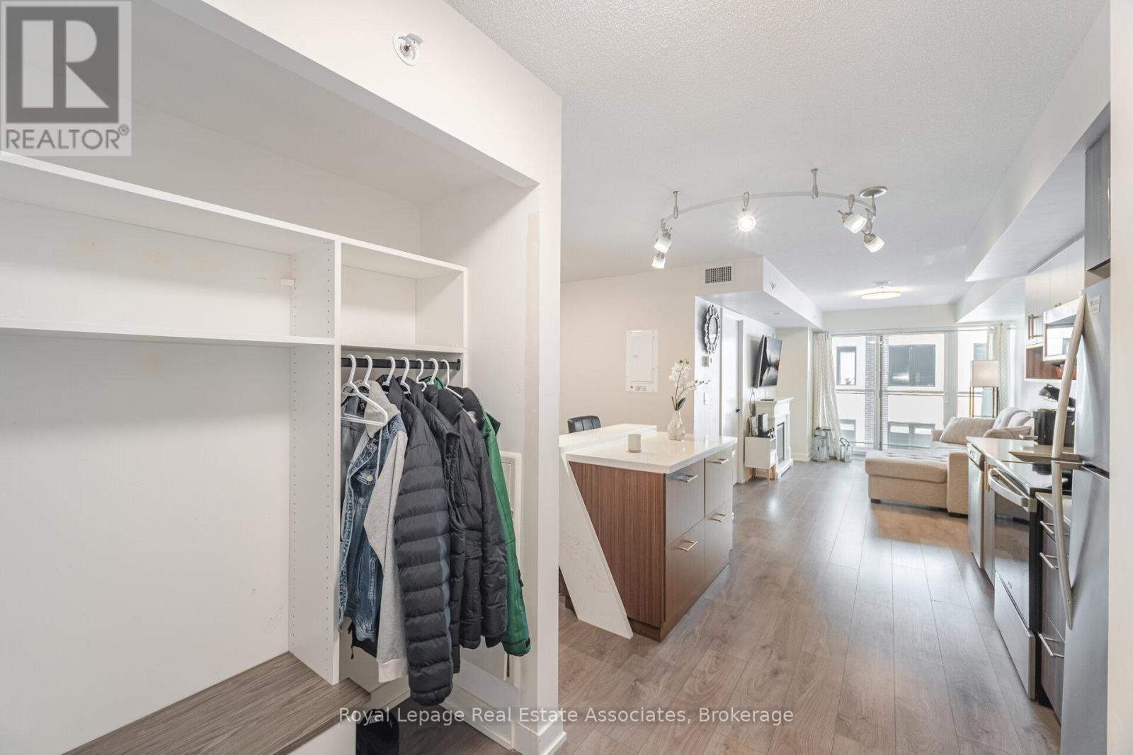 B327 - 1119 Cooke Boulevard, Burlington, Ontario  L7T 0C7 - Photo 7 - W12493856