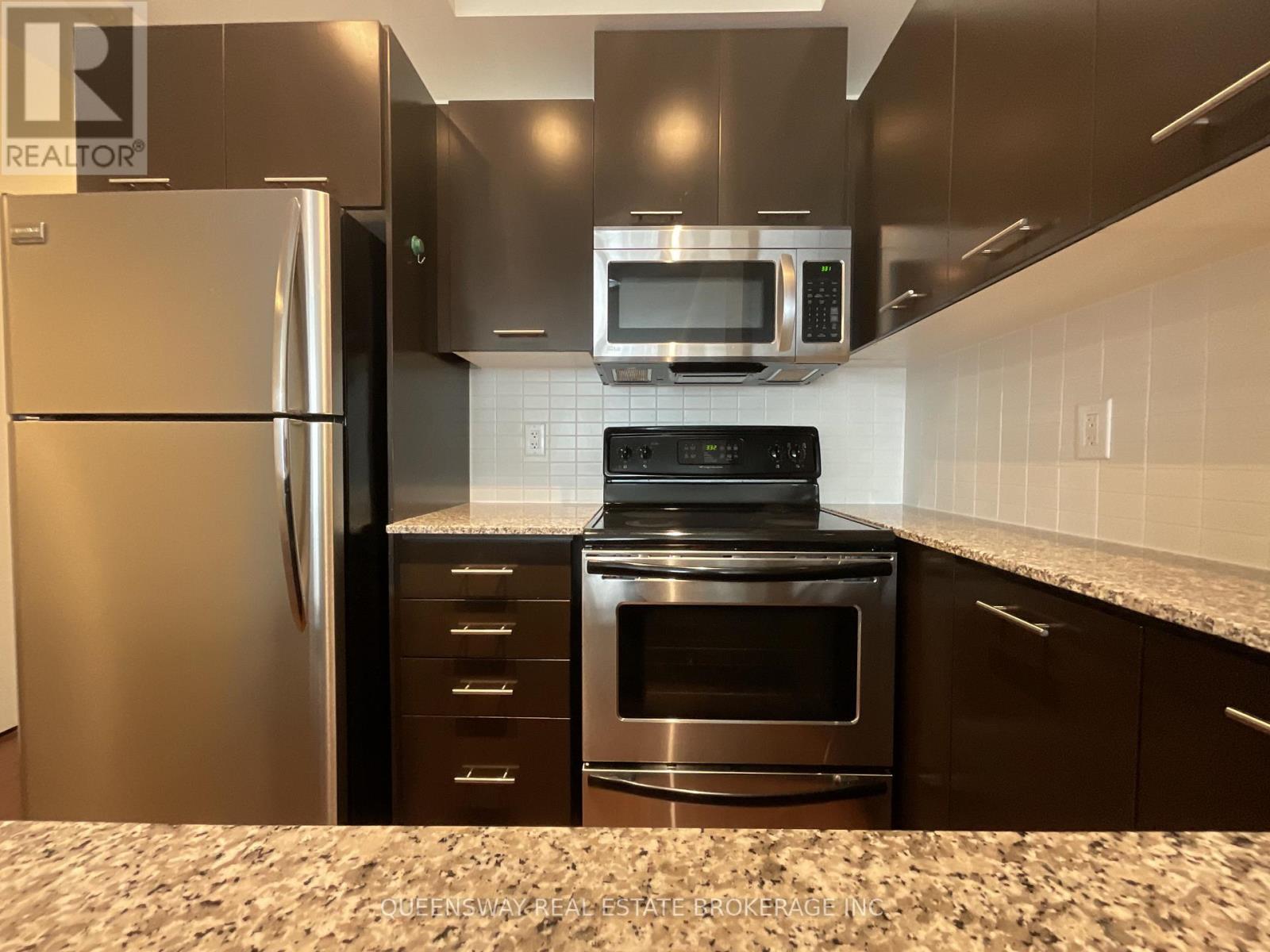 2104 - 360 Square One Drive, Mississauga, Ontario  L5B 0G7 - Photo 18 - W12493884